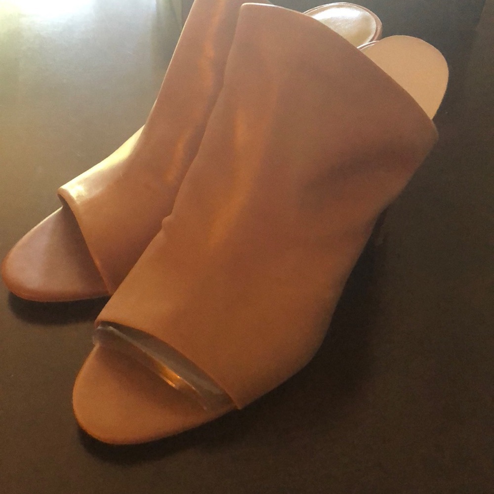 Shoes - Picture 5 of 8
